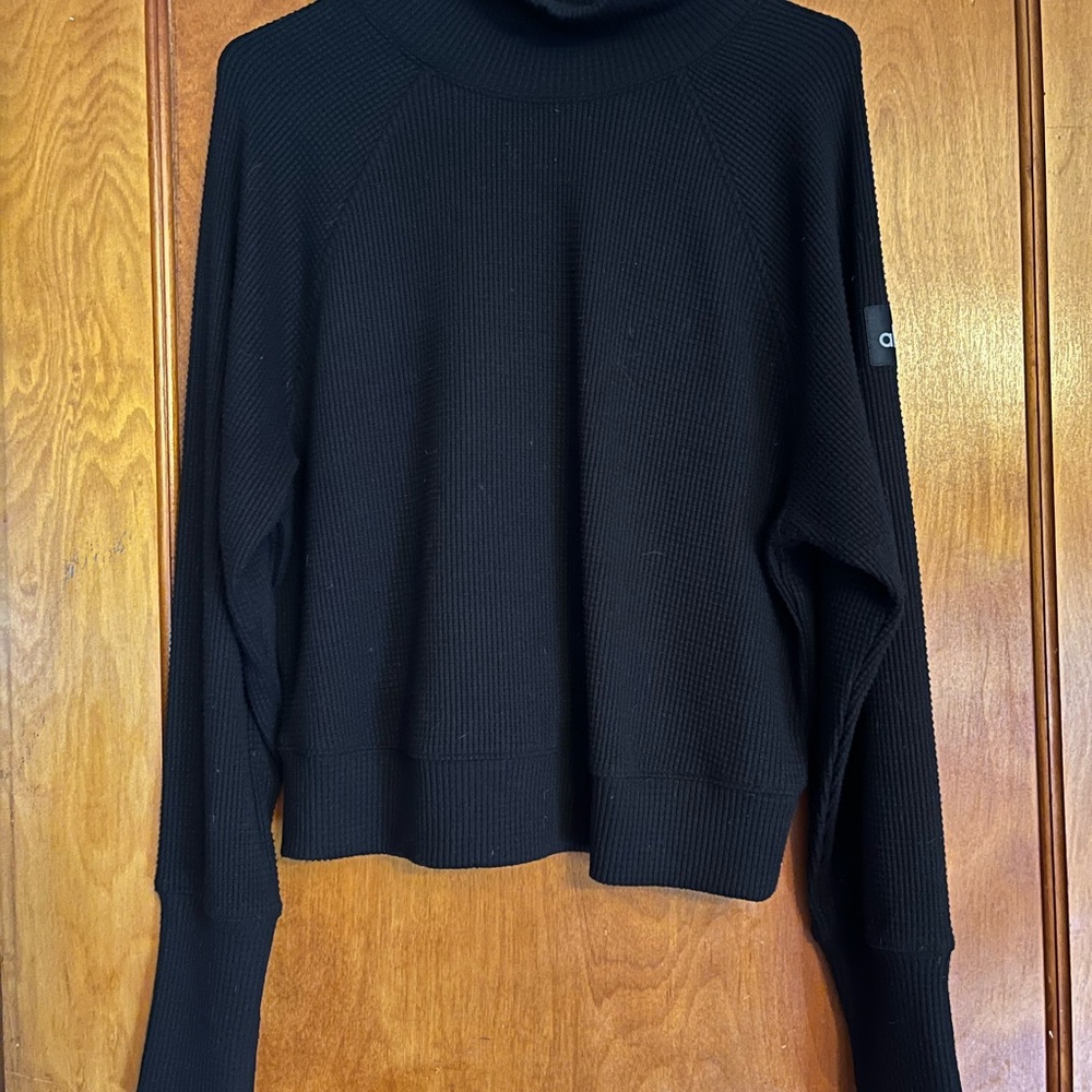 Alo Yoga waffle weekend escape mock neck  long sleeve pullover
